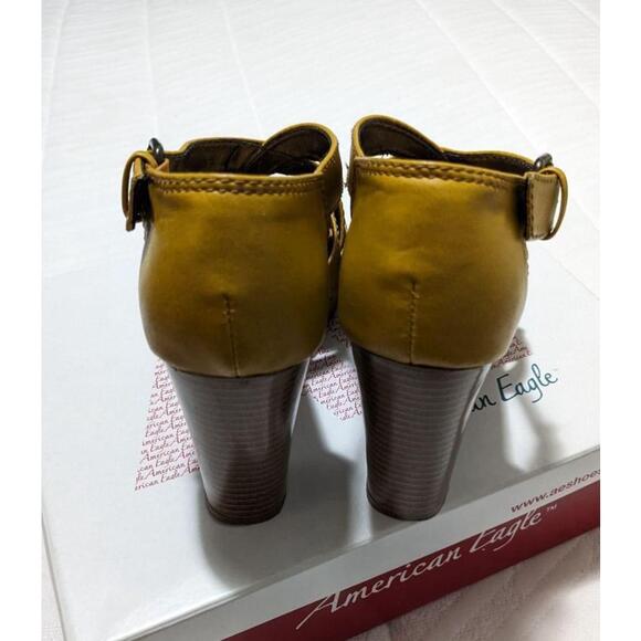 American Eagle Women's Yellow strappy Sandals Size 7.5 - Picture 4 of 9